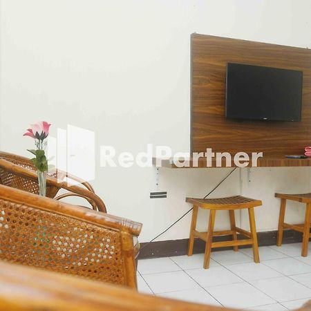 Hotel Transit 1 Makassar Redpartner Exterior foto