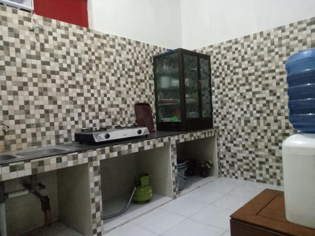 Hotel Transit 1 Makassar Redpartner Exterior foto