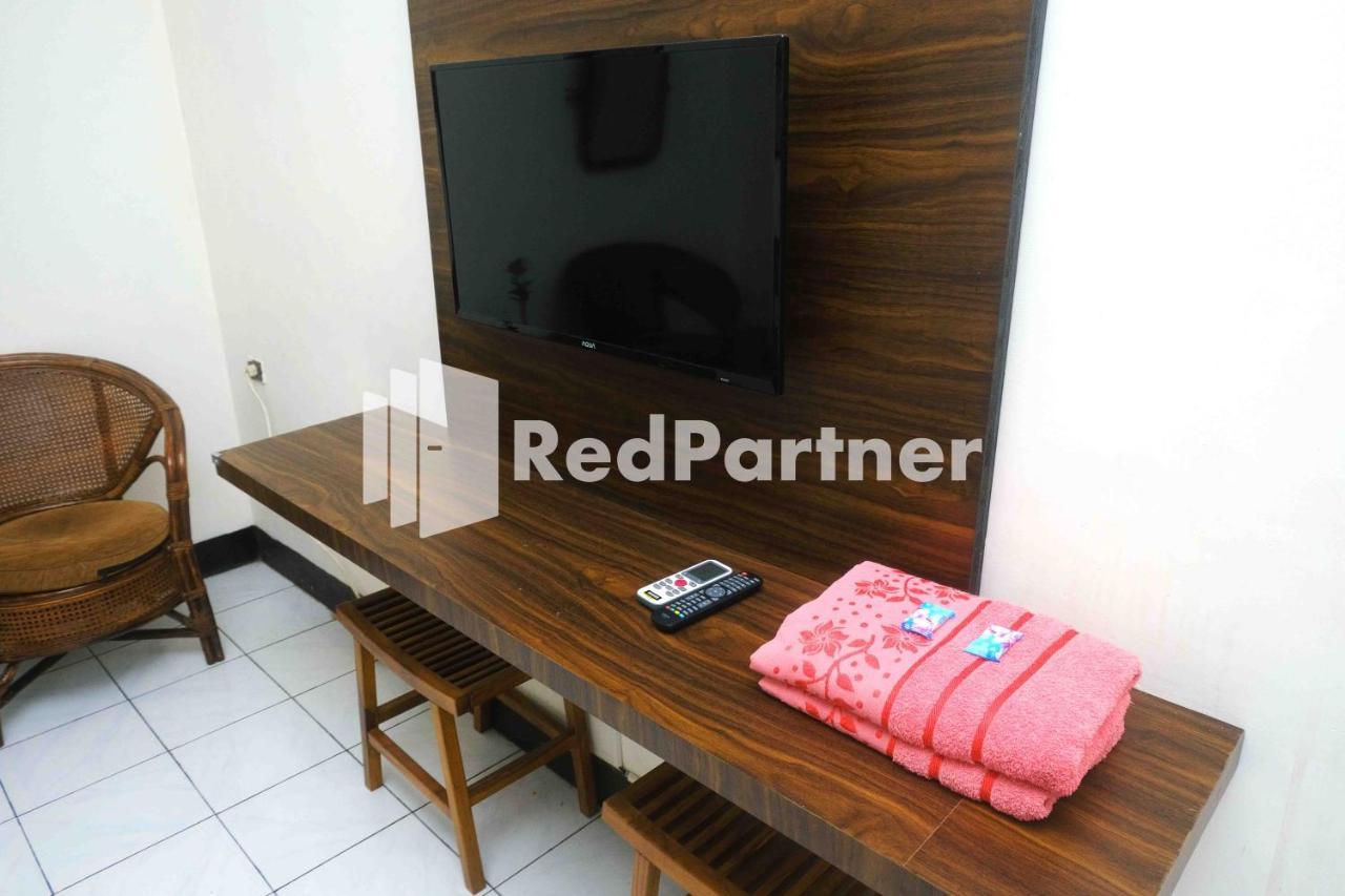 Hotel Transit 1 Makassar Redpartner Exterior foto