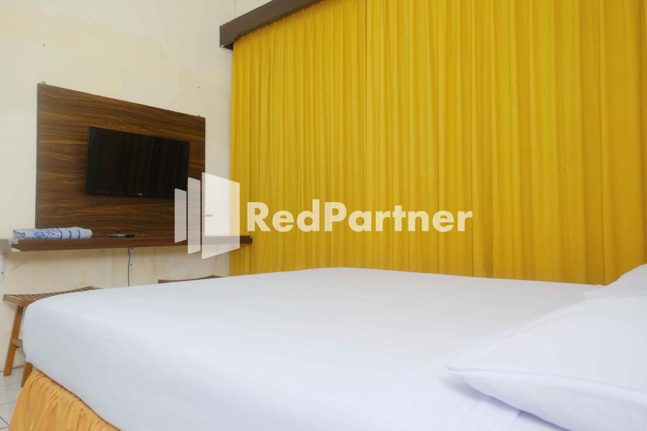 Hotel Transit 1 Makassar Redpartner Exterior foto
